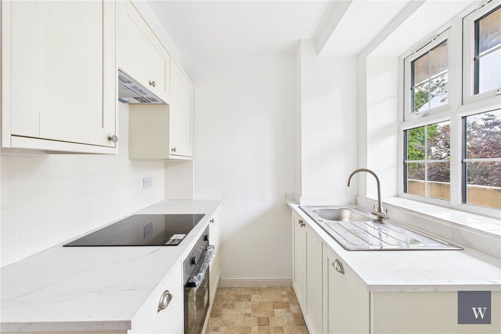 Property photo 3 of 11 Picture No. 28