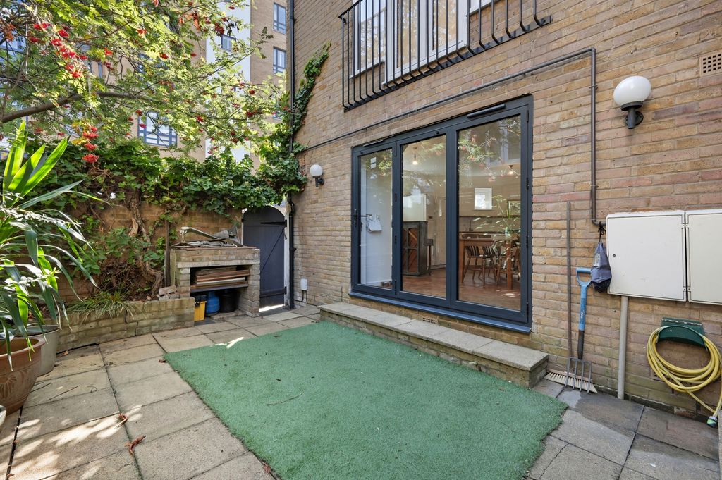 Property photo 3 of 23 Photo 8