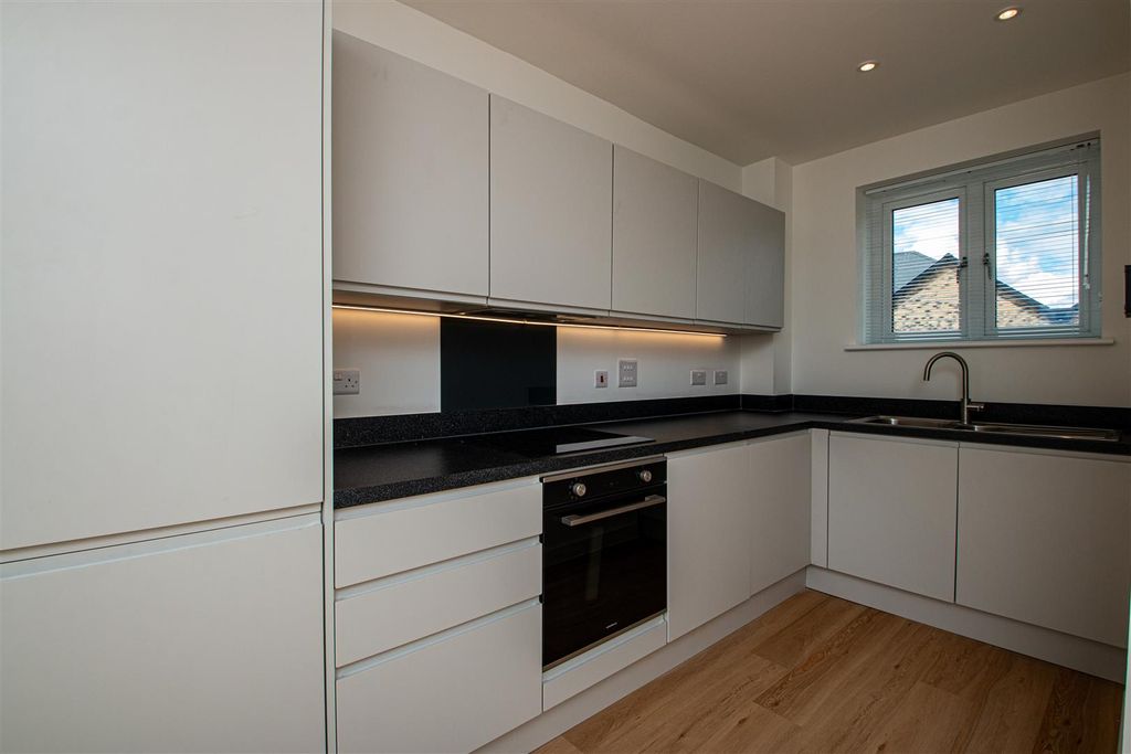 Property photo 2 of 14 16Rob_8.Jpg