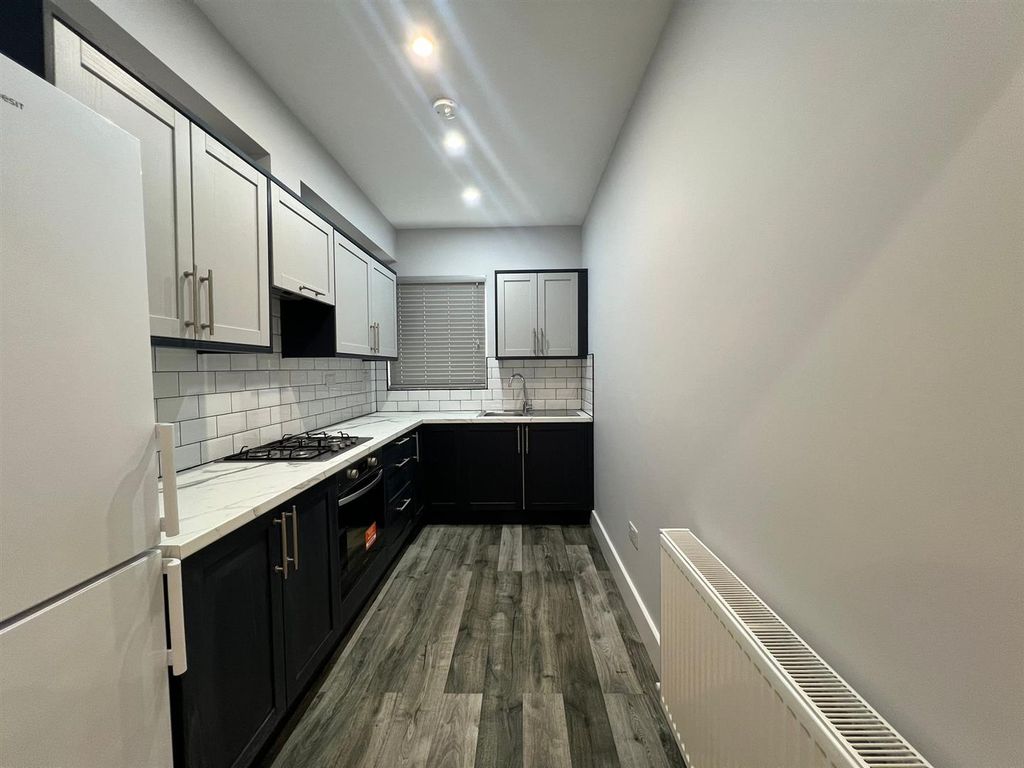 Property photo 3 of 14 735ce81d-06Bd-4c35-8473-64Ceac1c0551.Jpg