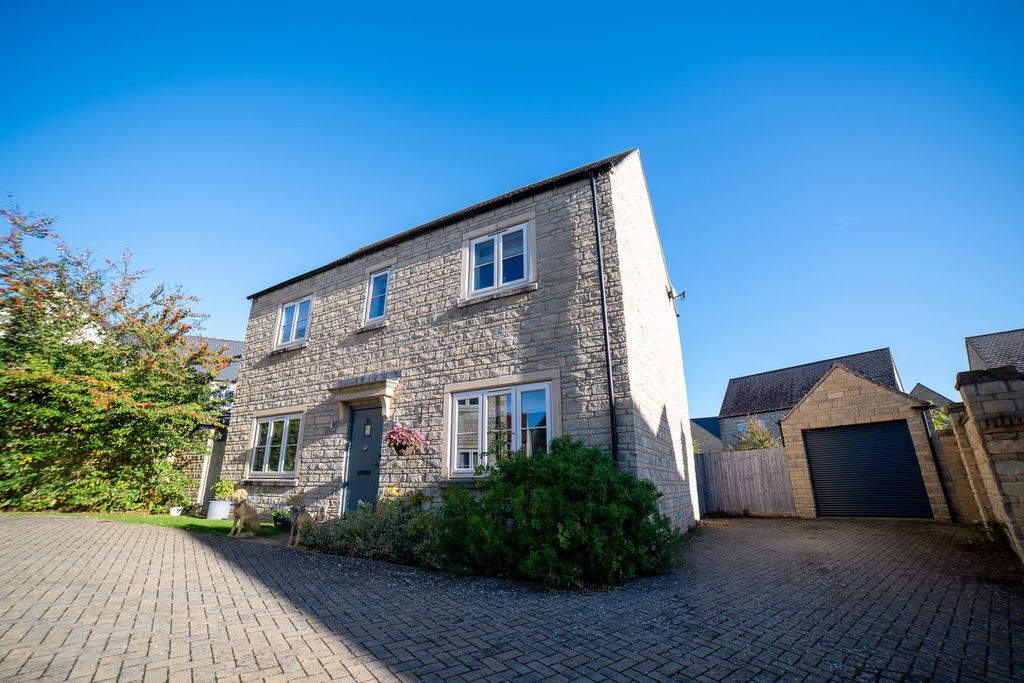 Property photo 1 of 20