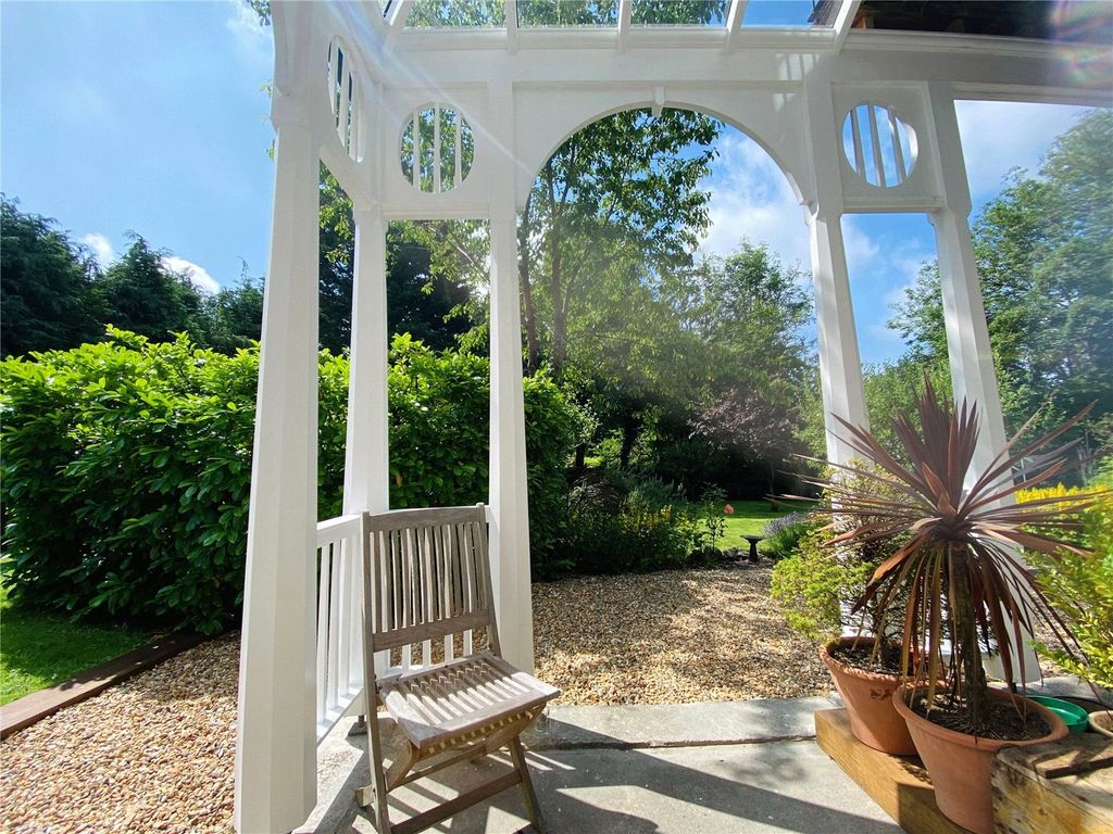 Property photo 2 of 11 Verandah