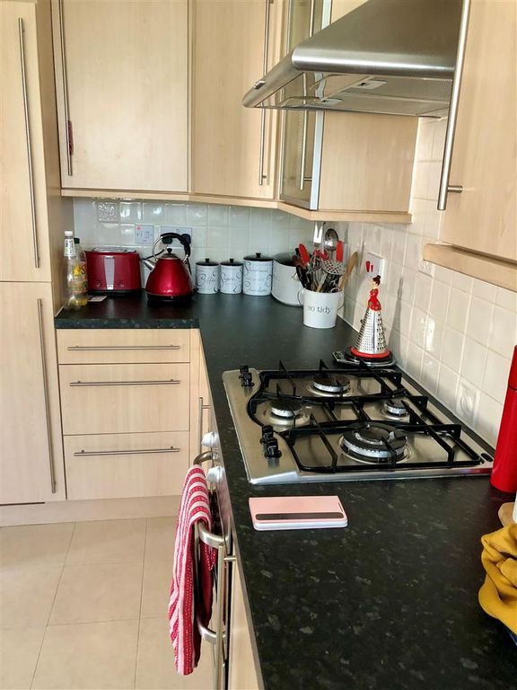 Property photo 3 of 13 Kitchen1.Jpg