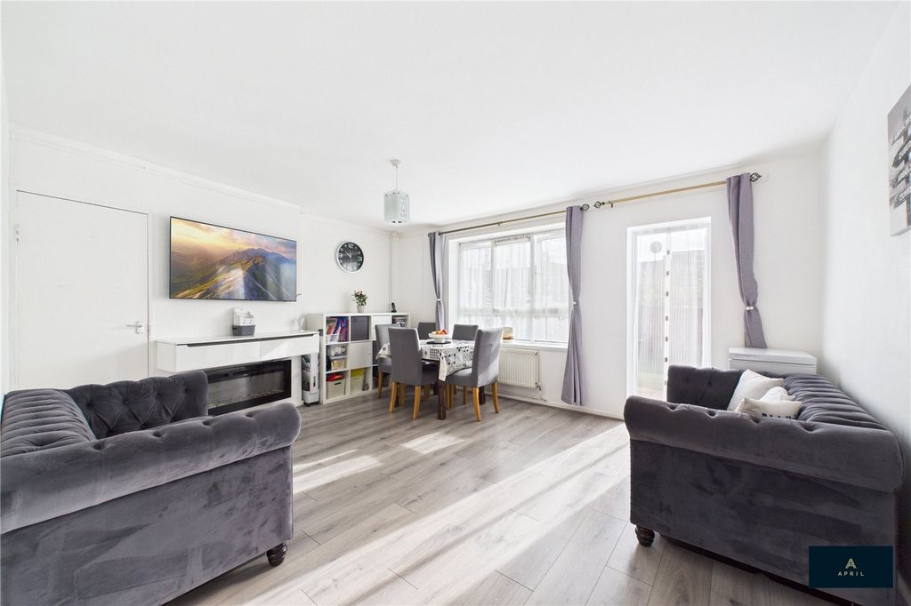 Property photo 2 of 29 Picture No. 40