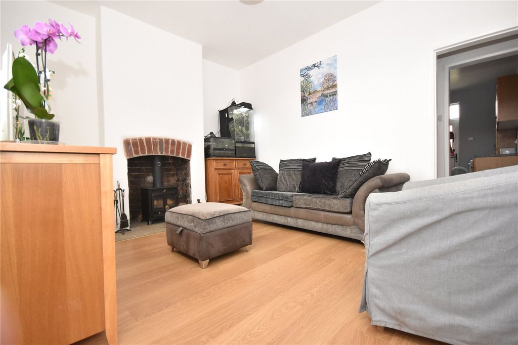 Property photo 3 of 15 Picture No. 24