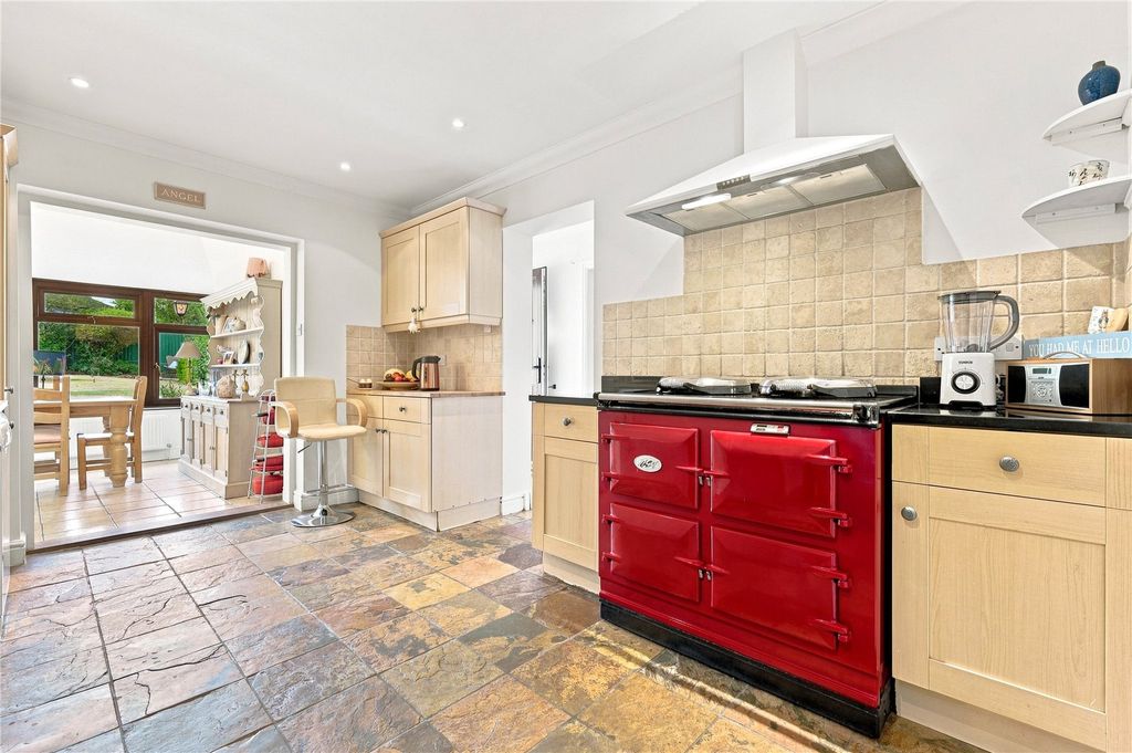 Property photo 2 of 26 Picture No. 05