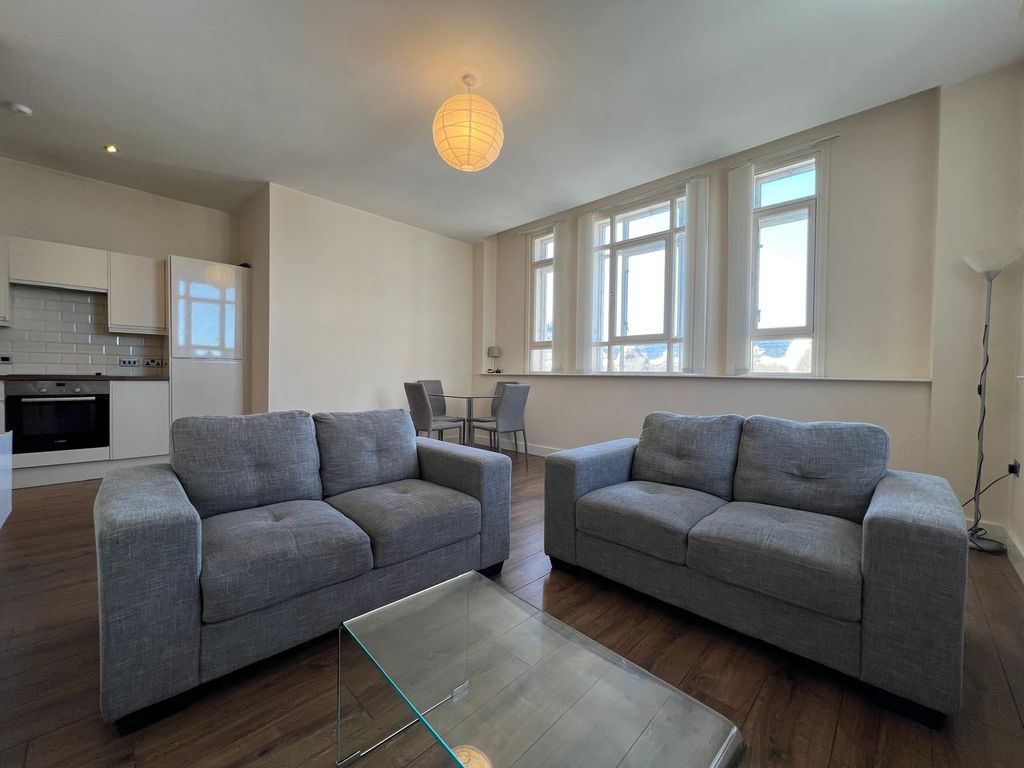 Property photo 2 of 10