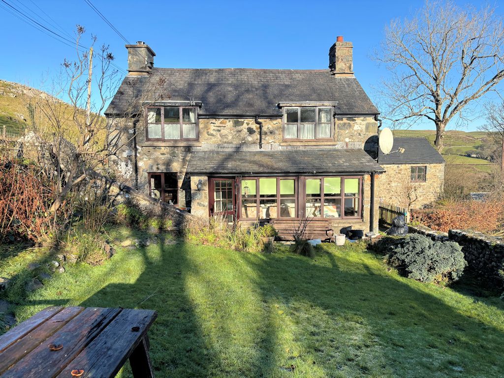 Property photo 2 of 43