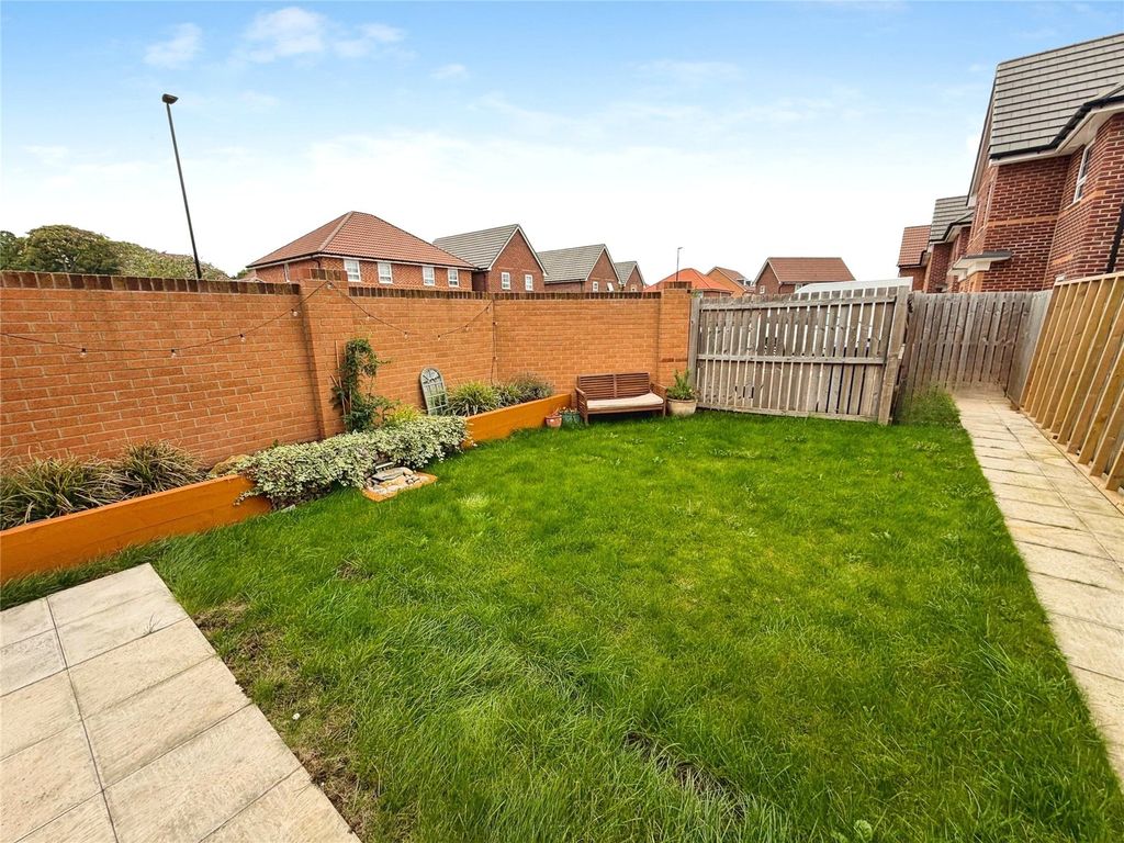 Property photo 3 of 16 Gardens