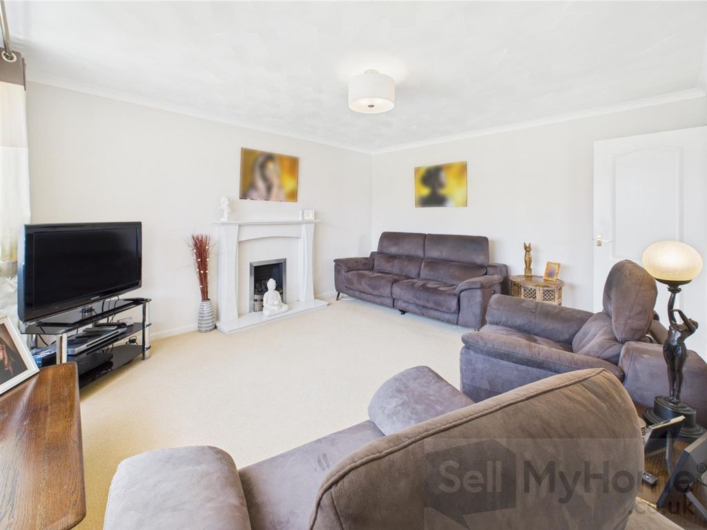 Property photo 3 of 30 6Edah3Eugesmvr_Xp7l8Cw