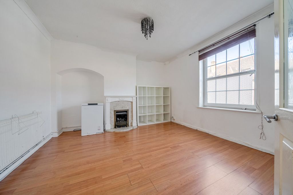 Property photo 1 of 15 1466849-1-6A15d31...