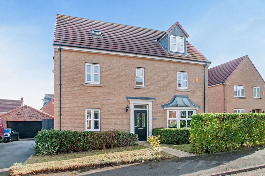 Property photo 1 of 28