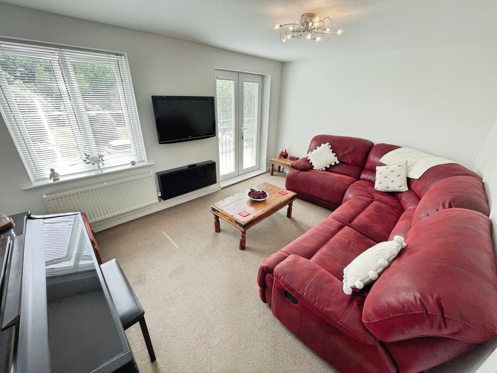 Property photo 2 of 16