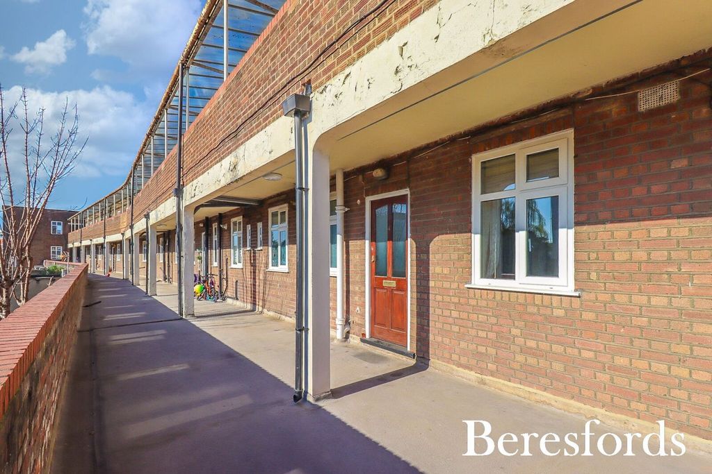 Property photo 3 of 43 Picture No. 07