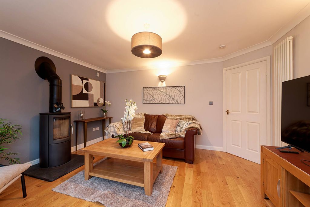 Property photo 3 of 28