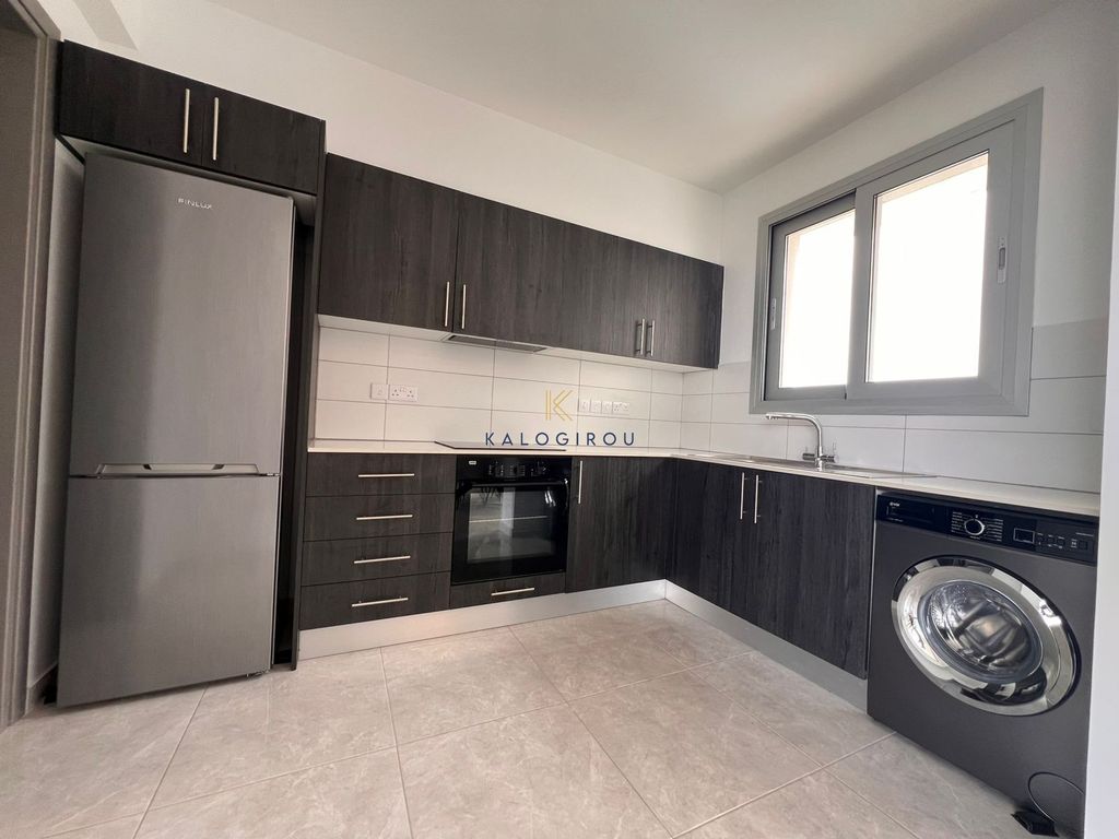 Property photo 2 of 25