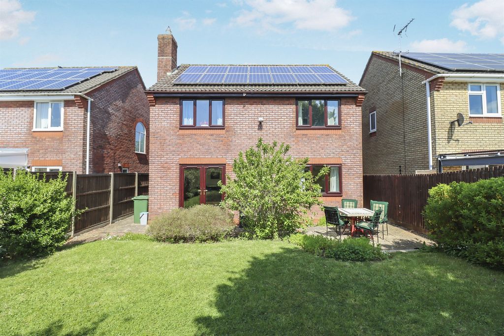 Property photo 3 of 18