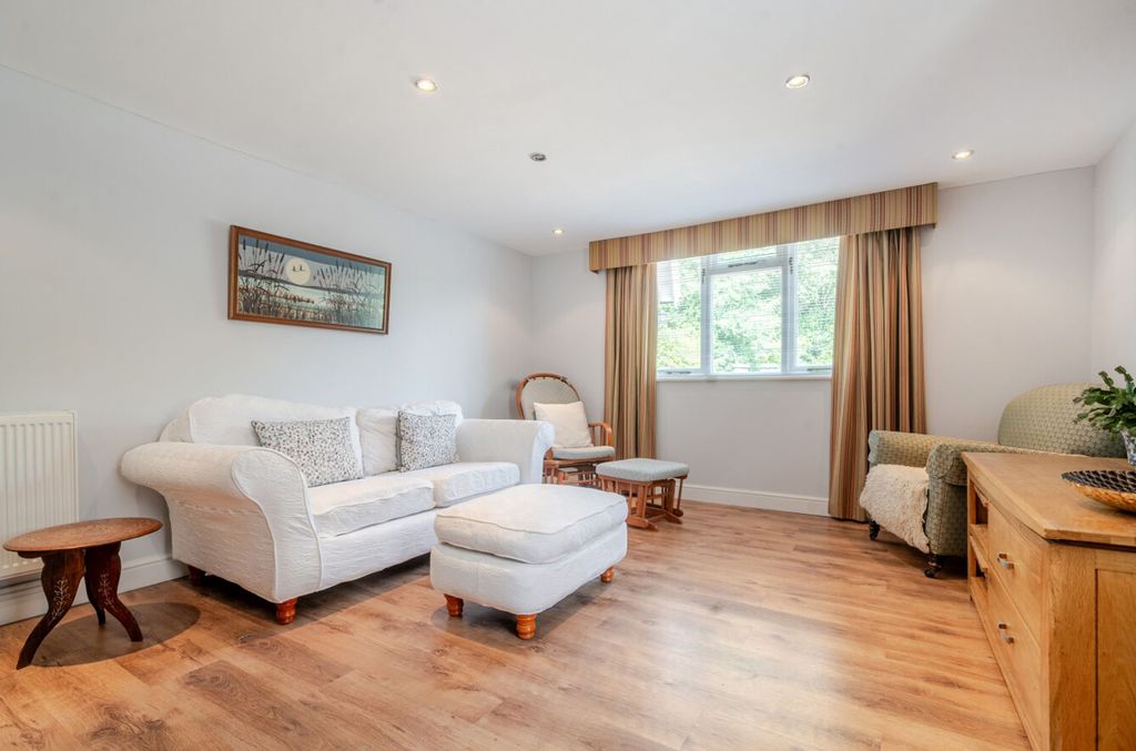 Additional image 14 of 6 bed detached house for saleFarnham Road, Liss GU33
