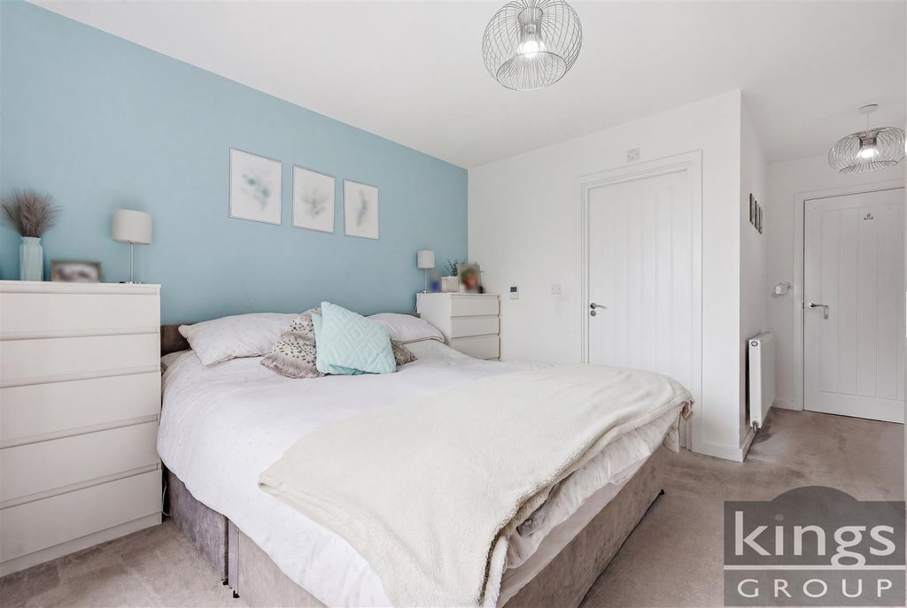 Additional image 10 of 3 bed flat for saleNorth Square, Newhall, Harlow CM17