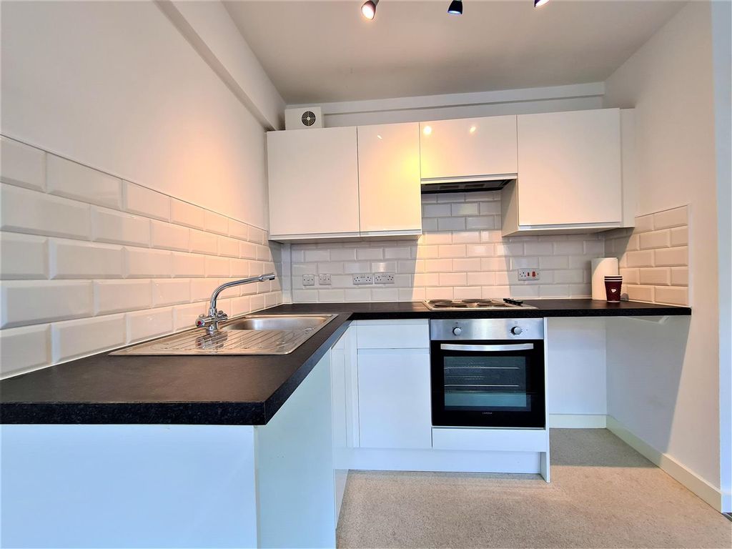 Property photo 2 of 6 Kitchen.Jpg