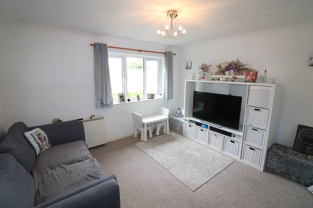 Property photo 2 of 7