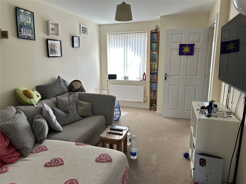 Property photo 3 of 9 Picture No. 15