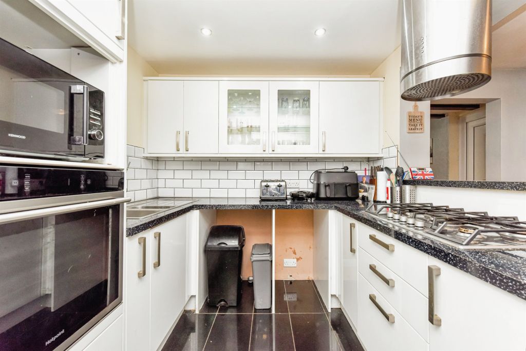 Property photo 3 of 17