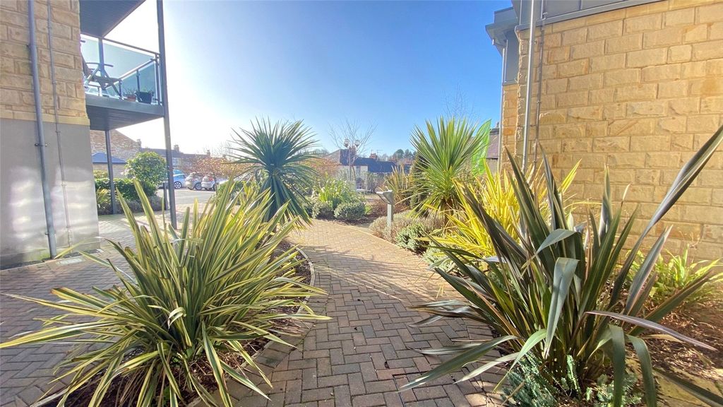Property photo 1 of 18 Williamson Court