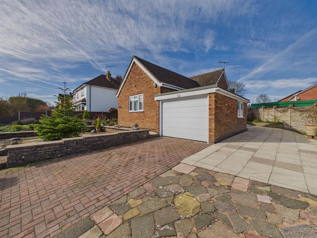 Property photo 3 of 25 Cam03972G0-Pr0264-Still003.Jpg