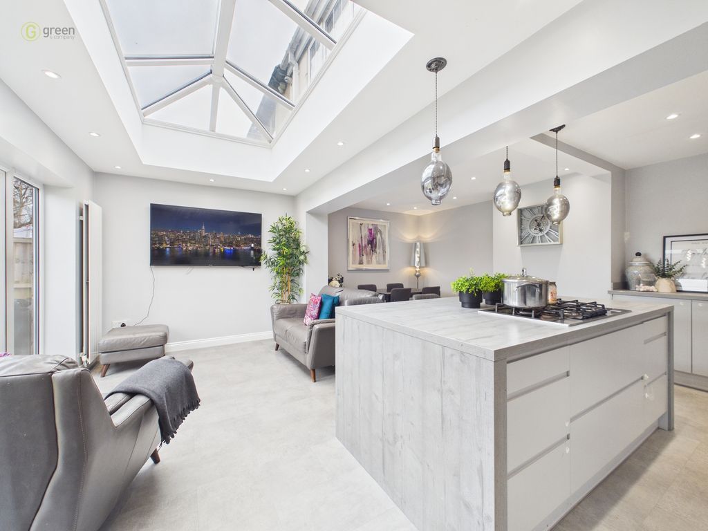 Property photo 1 of 34 Cam01698G0Pr0158Still019