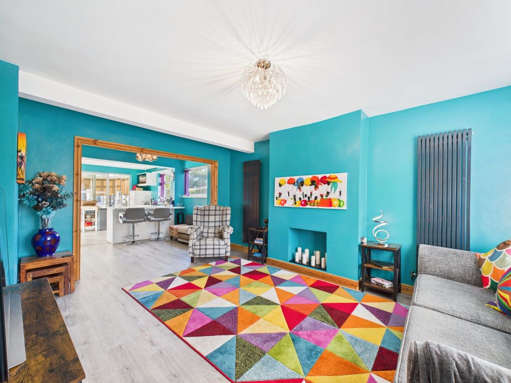 Property photo 2 of 15 4493856