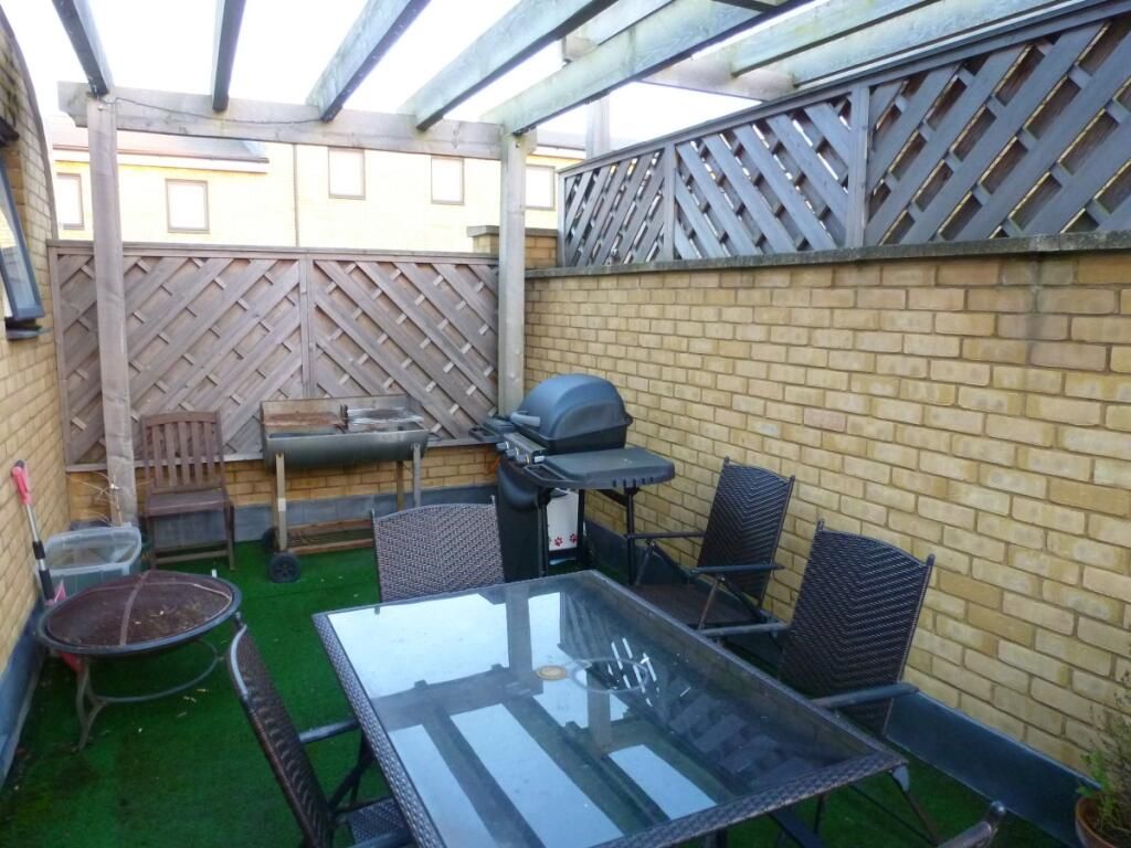Property photo 2 of 8