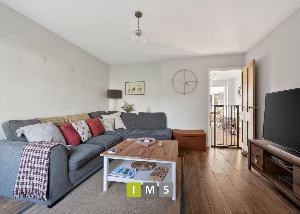 Property photo 3 of 20