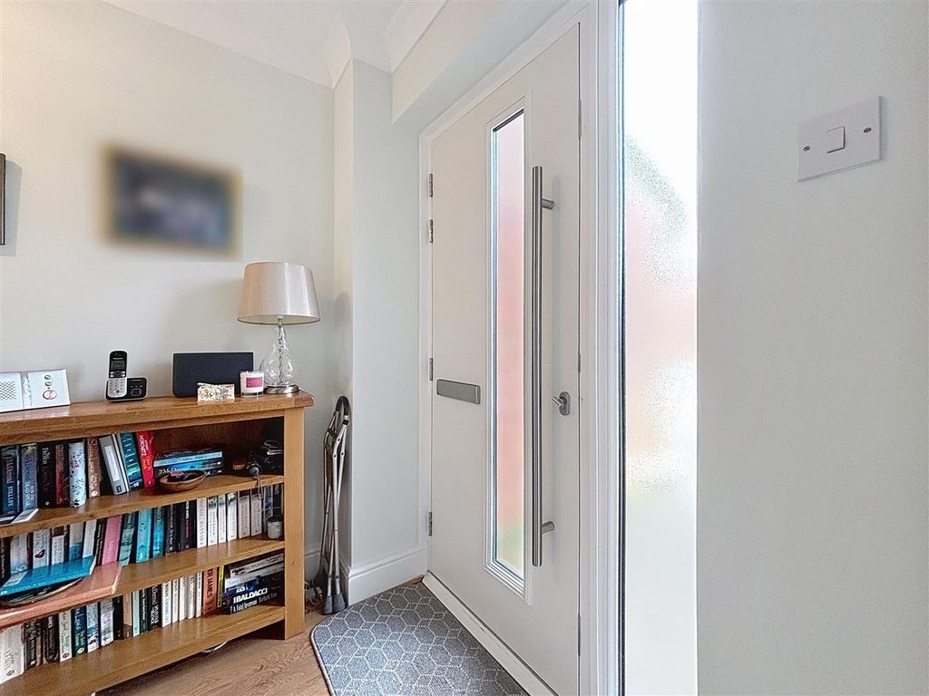 Property photo 2 of 29 Entrance Hall