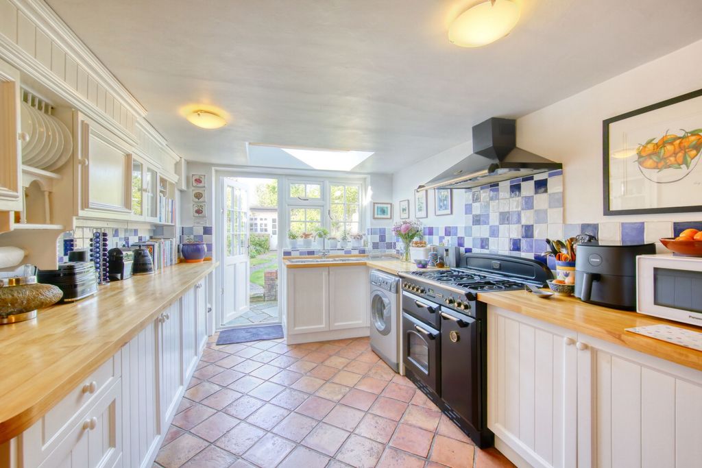 Property photo 3 of 14 Photo 8