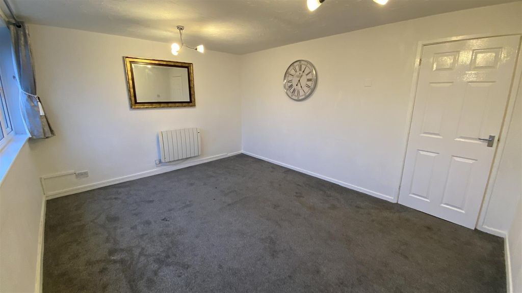 Property photo 3 of 7 Living Room.Jpg