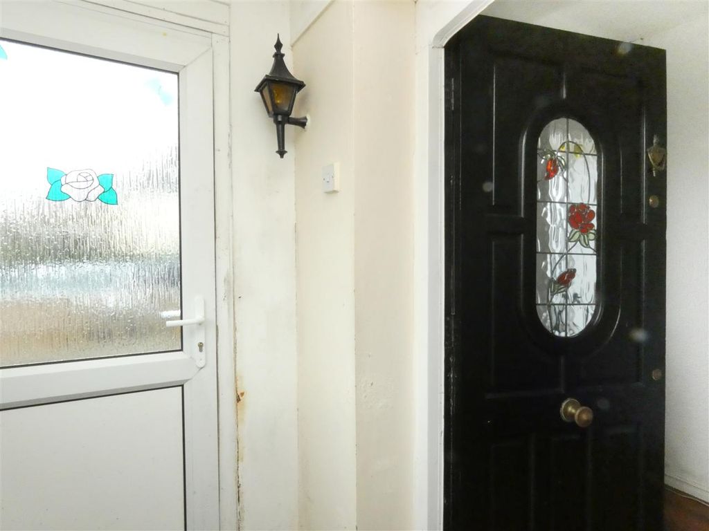 Property photo 3 of 20 Entrance Porch