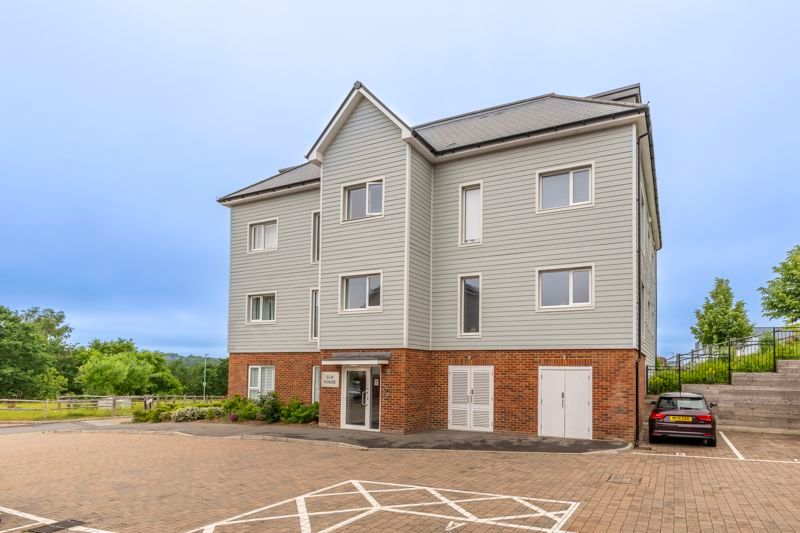 Property photo 1 of 14 Photo 12