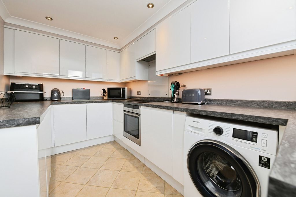 Property photo 2 of 11 Pbox-Img.Jpg