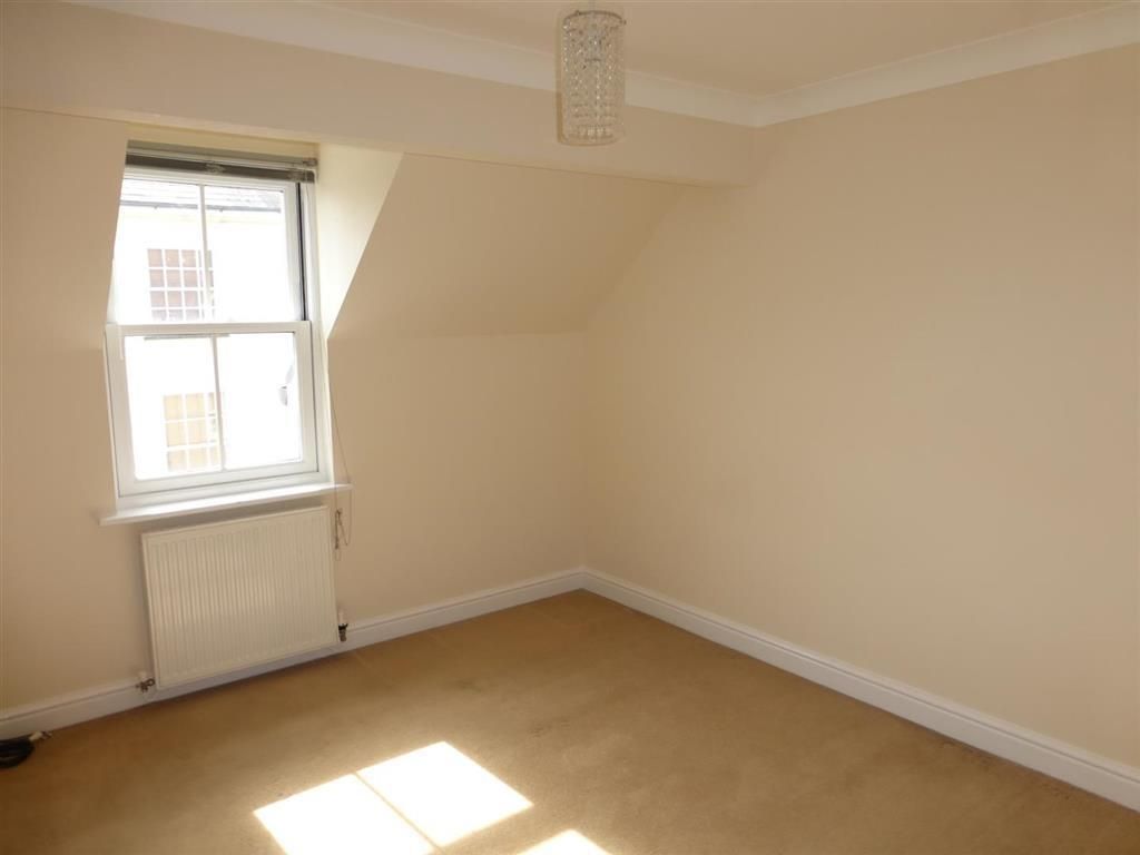 Property photo 3 of 5 Bedroom