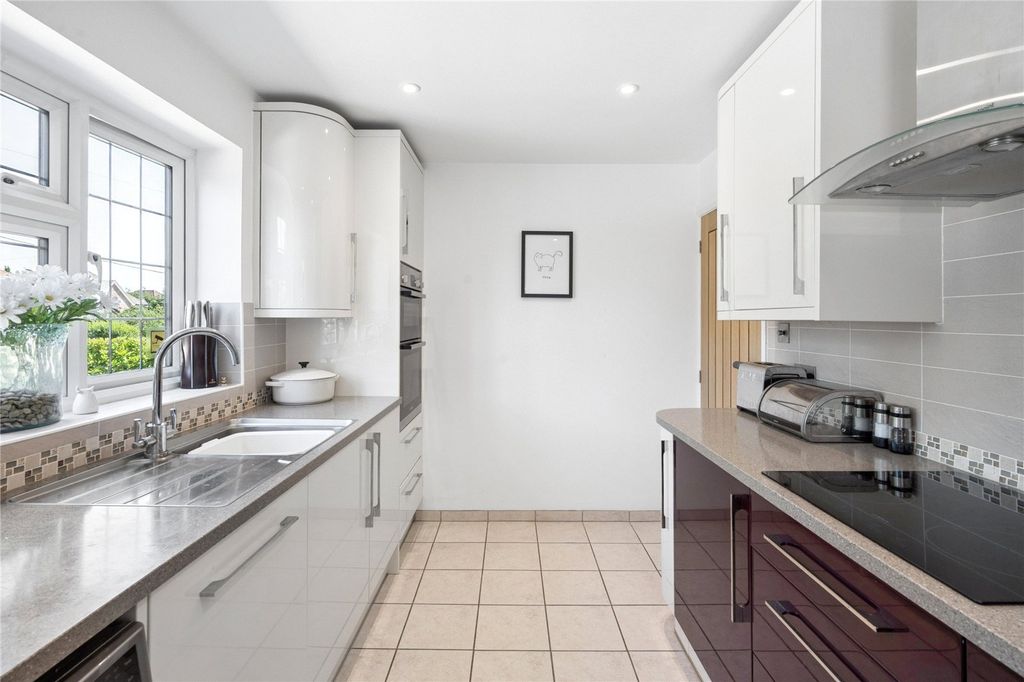 Property photo 3 of 18 Kitchen