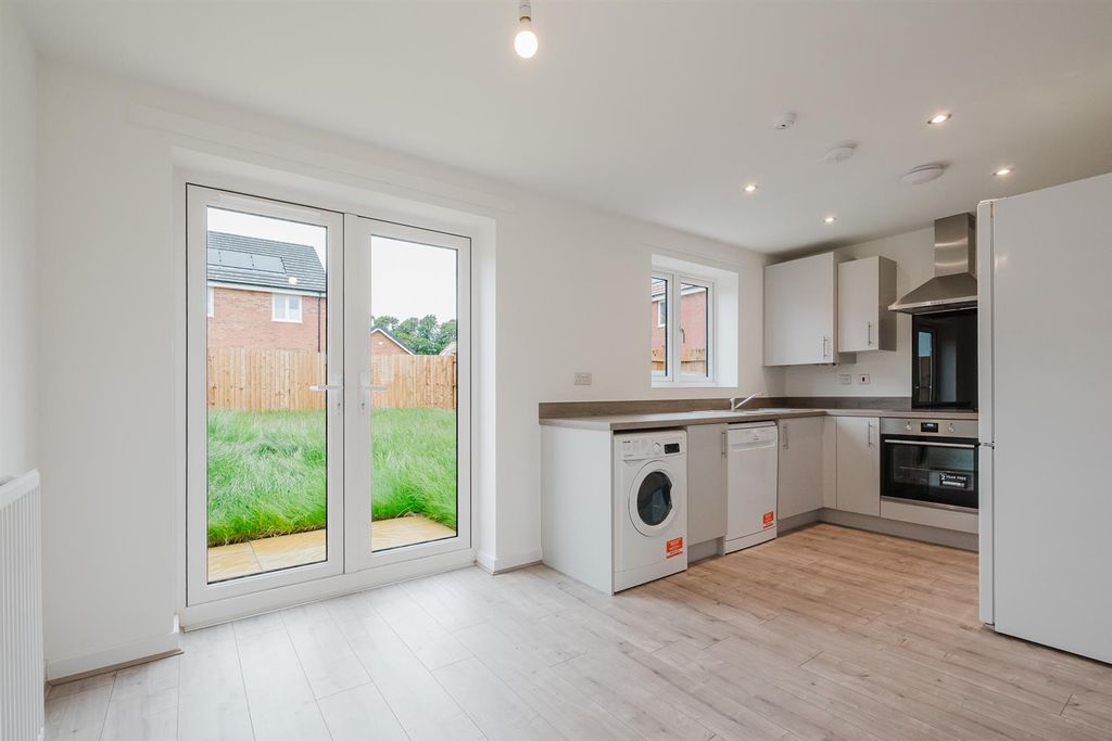 Property photo 2 of 7 P1955545.Jpg