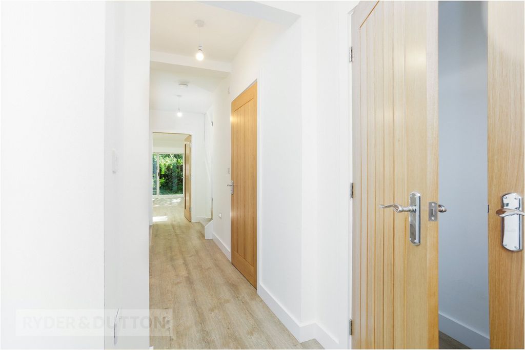 Property photo 3 of 23 Hallway