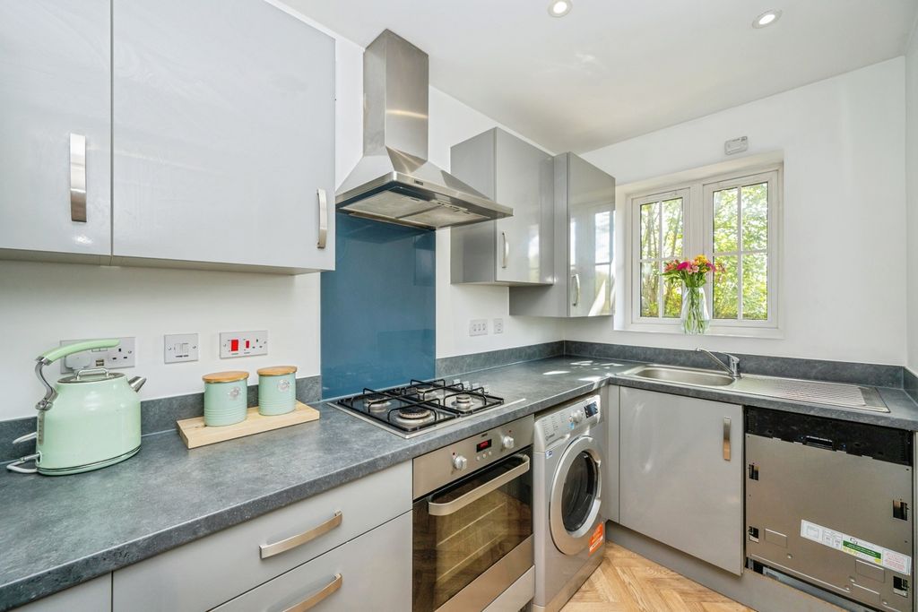 Property photo 3 of 27 Pbox-Img.Jpg