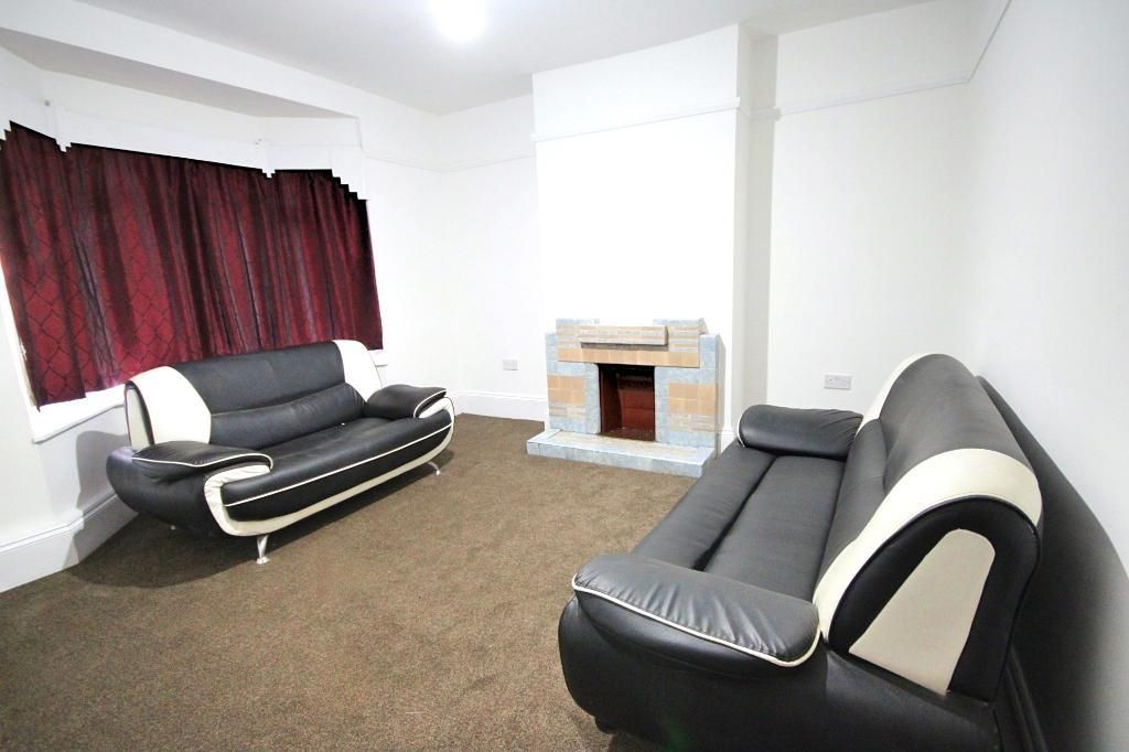 Property photo 2 of 11 Reception 1