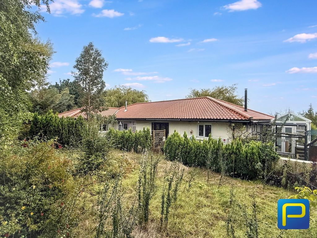 Property photo 1 of 40