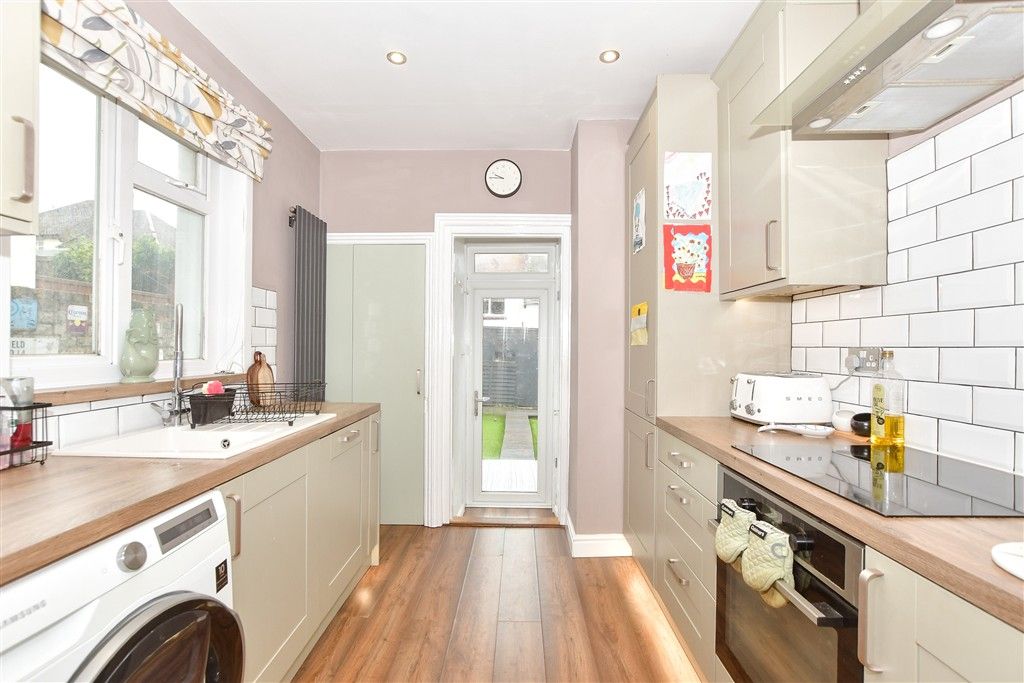 Property photo 3 of 15 Kitchen