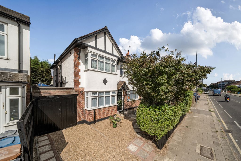 Property photo 1 of 17 1326989-12-68776B...