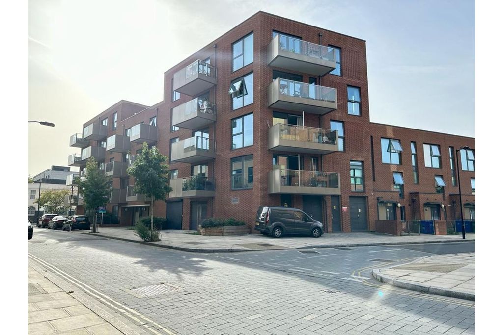 Property photo 1 of 12