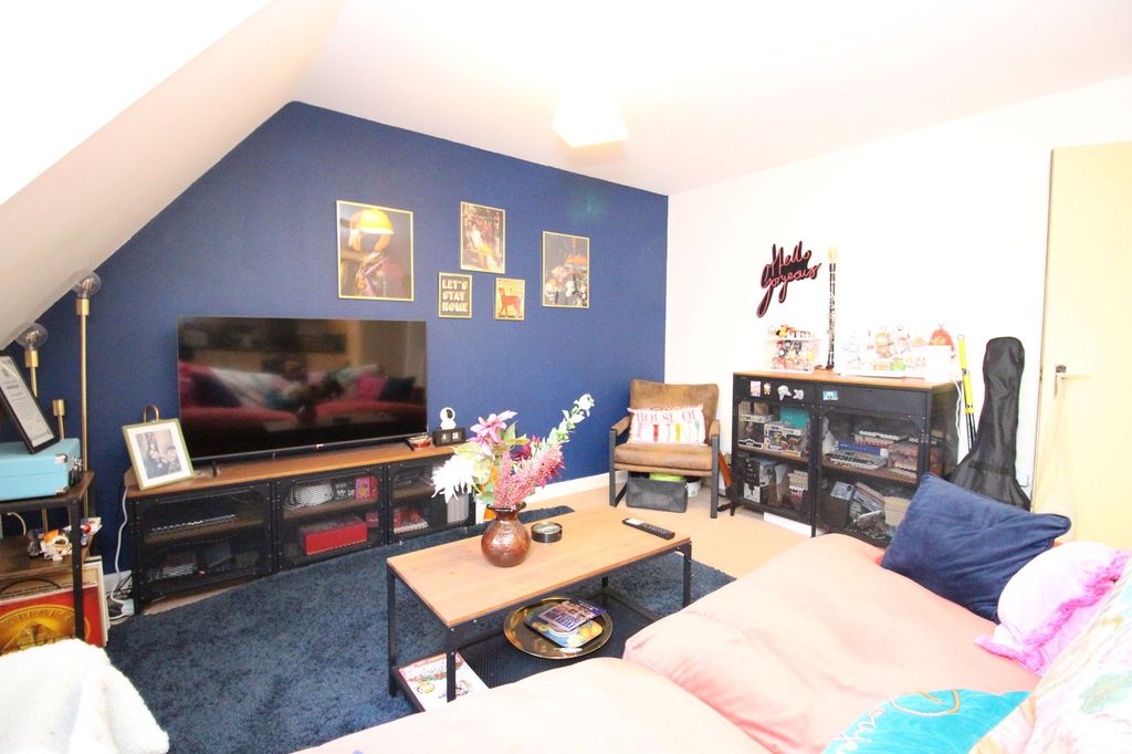 Additional image 4 of 2 bed flat for saleOld School Court, Fareham PO16